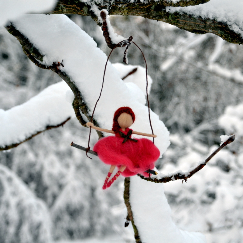 Keinuva keiju -sarjan "Kuiskaus" (Vadelmanpunainen)