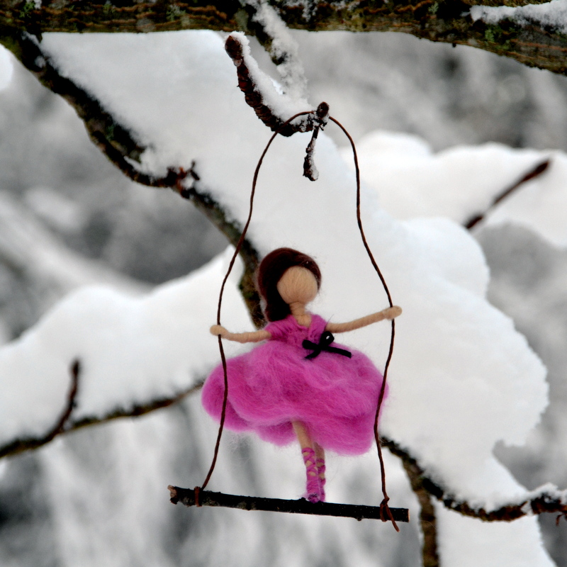 Keinuva keiju -sarjan "Kuiskaus" (Purppuranpunainen)
